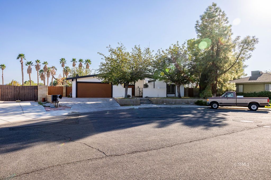 613 Alice Avenue Ridgecrest, CA 93555 - Photo 1 of 46