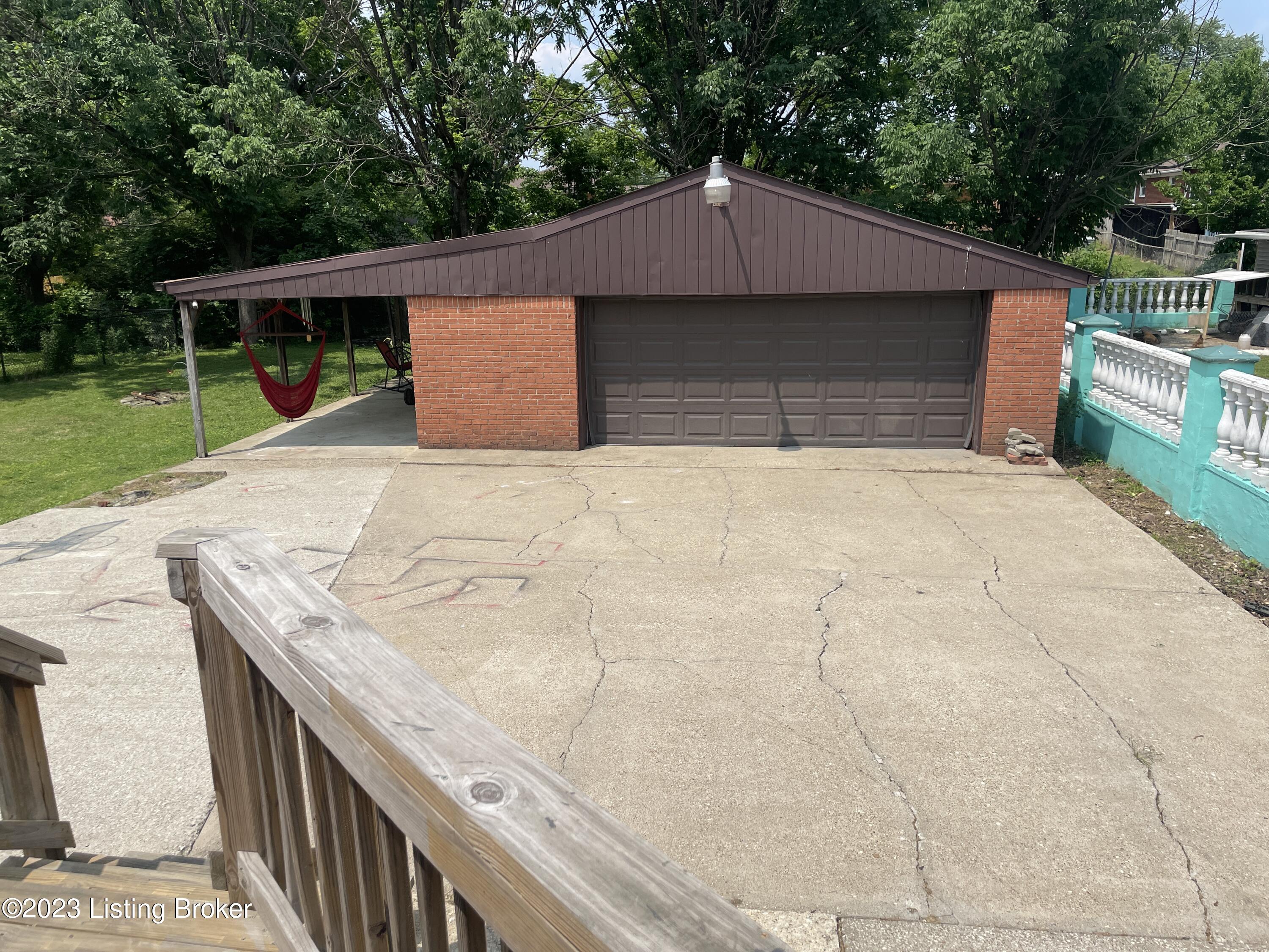 5215 Layne Road Louisville, KY 40219 - Photo 9 of 33 57F95C31-1AA4-4DB5-88CD-BD74125B066E