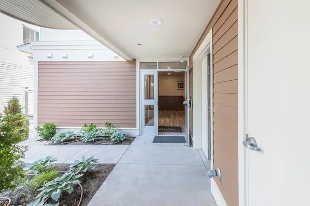 $2,500 | 163 Nantasket Avenue, Unit 409, Hull, MA 02045