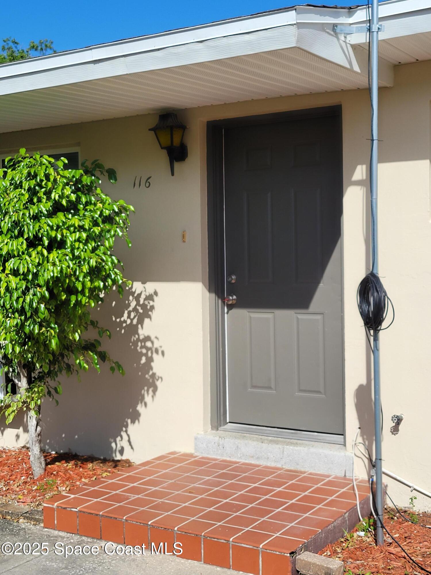 116 E Avenue Melbourne, FL 32901 - Photo 2 of 9 a view of entryway