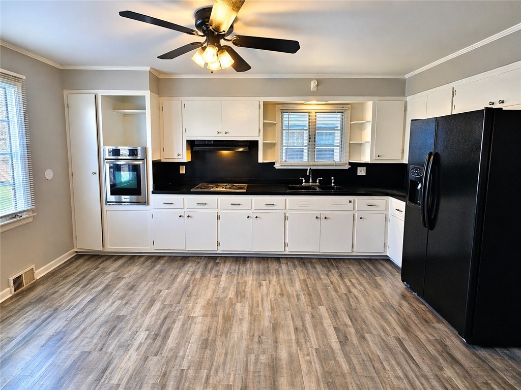 546 Magee Avenue Rochester, NY 14613 - Photo 13 of 36 Kitchen