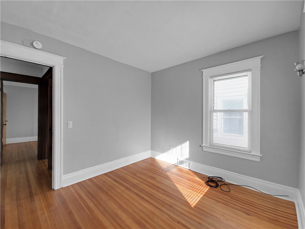 546 Magee Avenue Rochester, NY 14613 - Photo 21 of 36 Upstairs Bedroom 1