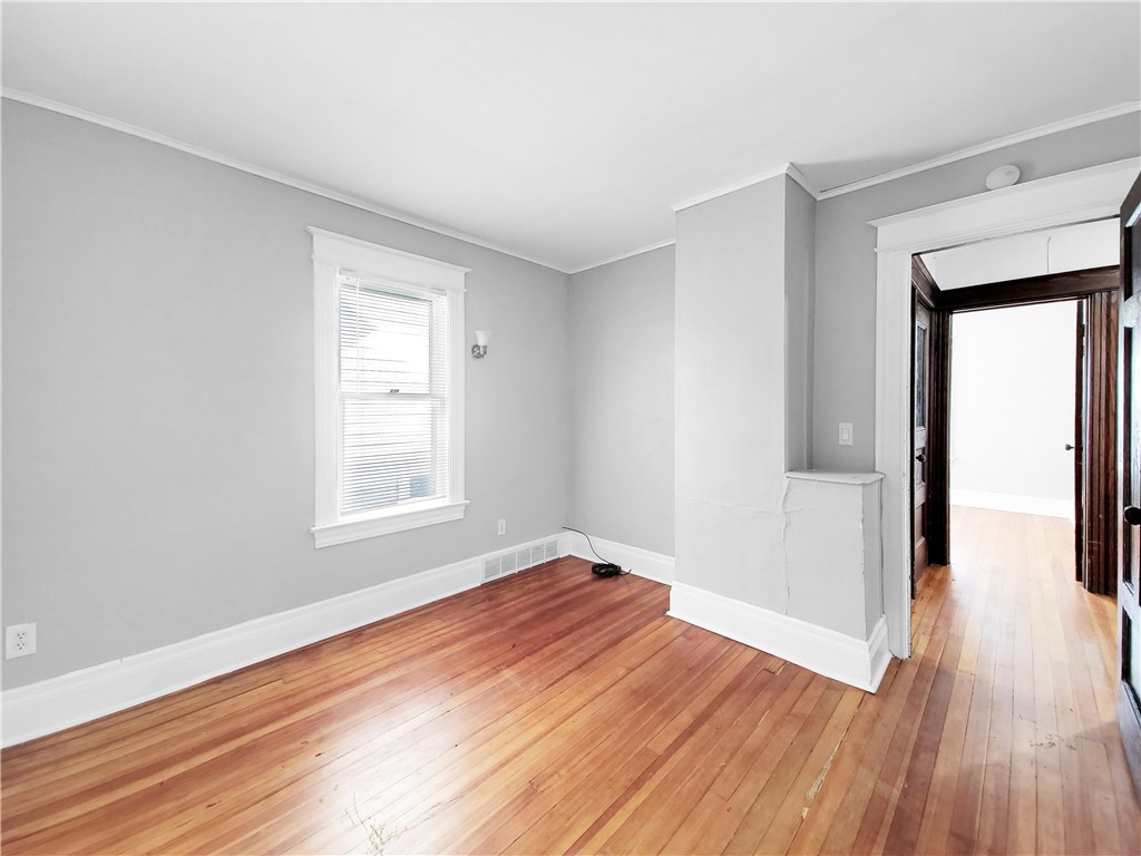 546 Magee Avenue Rochester, NY 14613 - Photo 23 of 36 Upstairs Bedroom 2