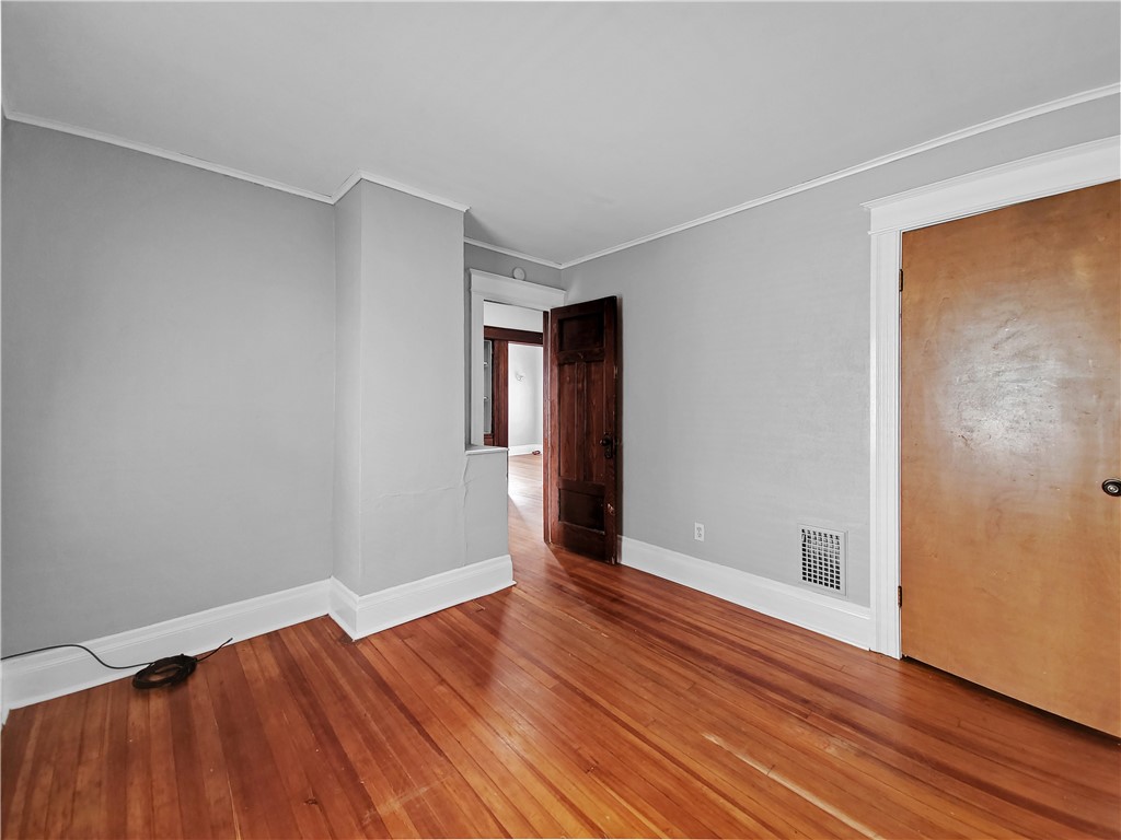 546 Magee Avenue Rochester, NY 14613 - Photo 24 of 36 Upstairs Bedroom 2