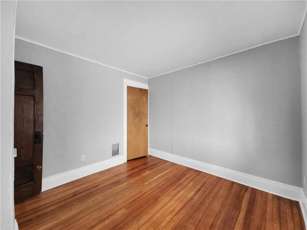546 Magee Avenue Rochester, NY 14613 - Photo 25 of 36 Upstairs Bedroom 2