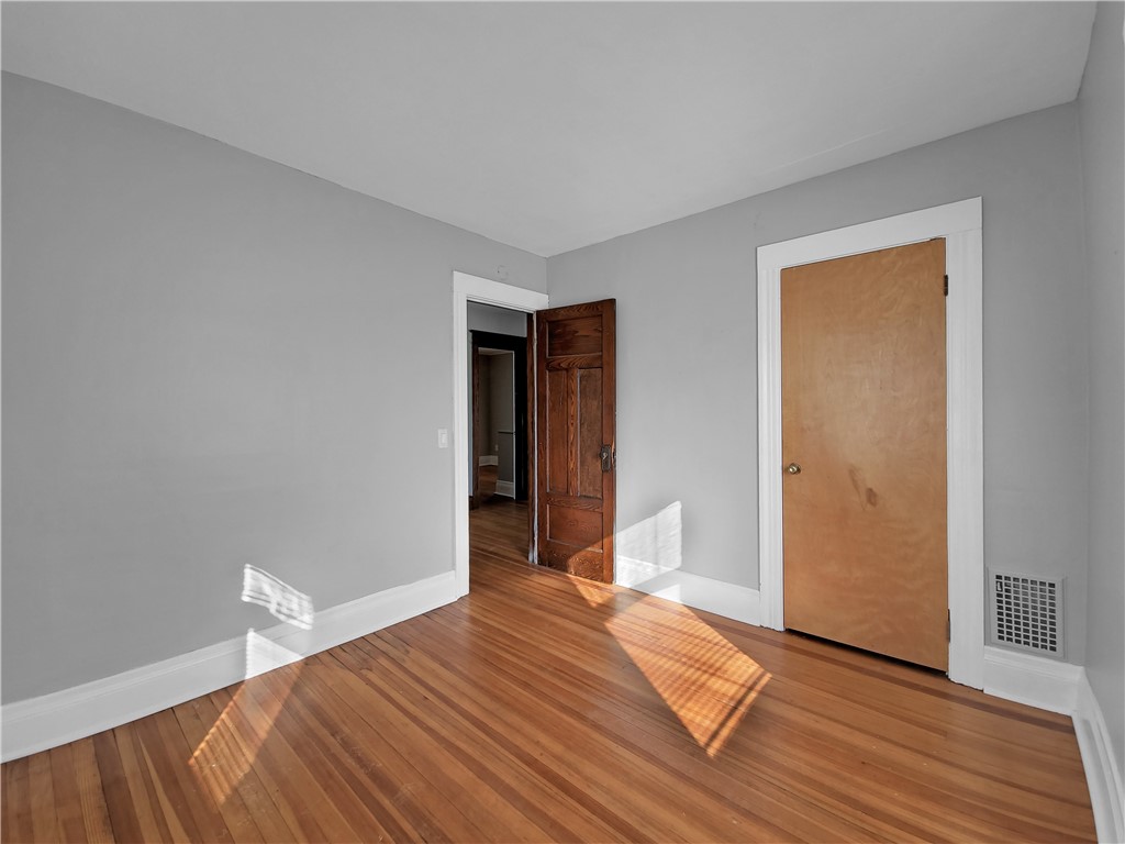 546 Magee Avenue Rochester, NY 14613 - Photo 26 of 36 Upstairs Bedroom 2