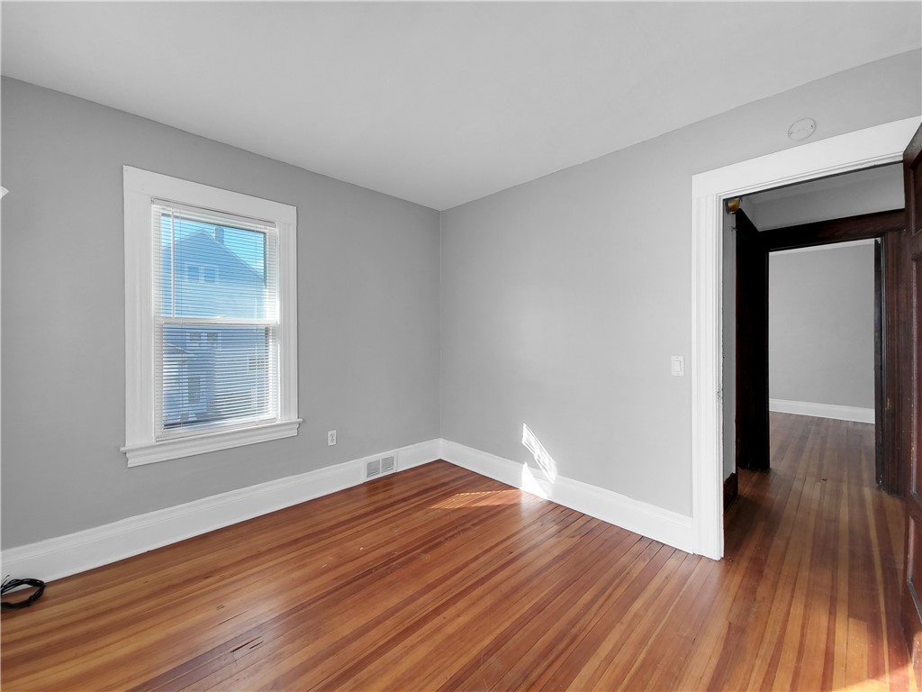 546 Magee Avenue Rochester, NY 14613 - Photo 29 of 36 Upstairs Bedroom 3