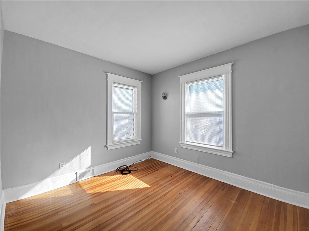 546 Magee Avenue Rochester, NY 14613 - Photo 30 of 36 Upstairs Bedroom 4