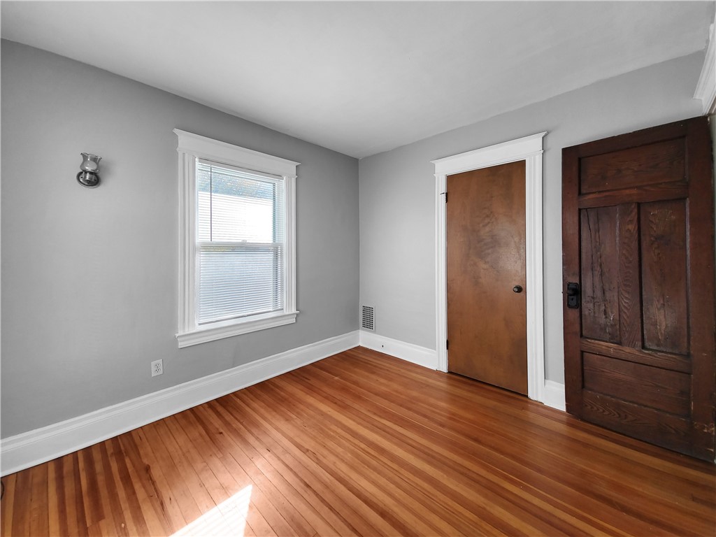 546 Magee Avenue Rochester, NY 14613 - Photo 32 of 36 Upstairs Bedroom 4