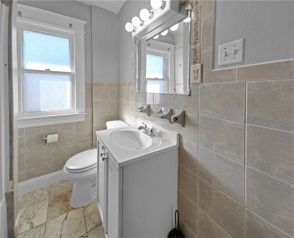 546 Magee Avenue Rochester, NY 14613 - Photo 33 of 36 Upstairs Bath