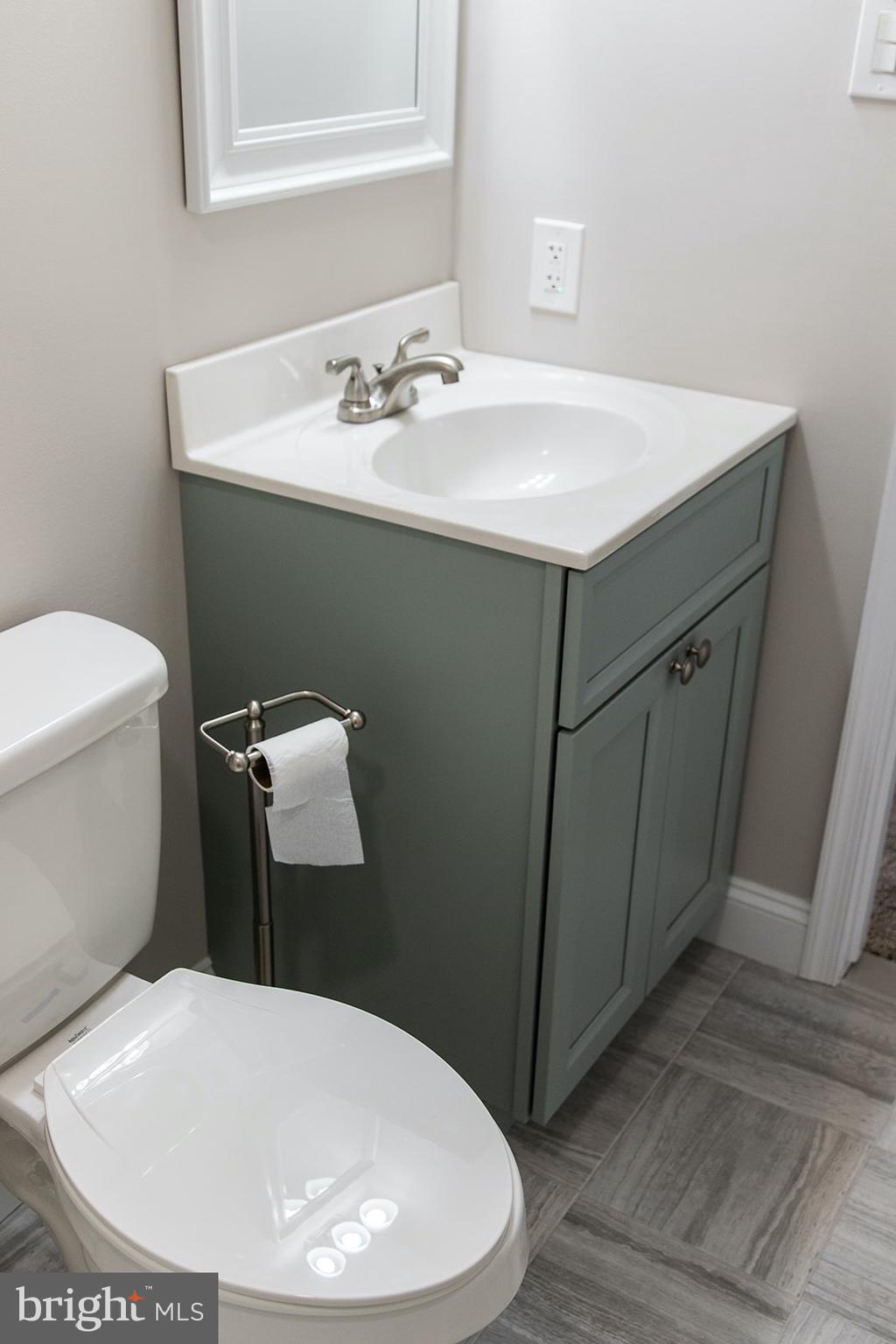 1261 Pebblebrook Road Warminster, PA 18974 - Photo 11 of 26 Gallery Image 11