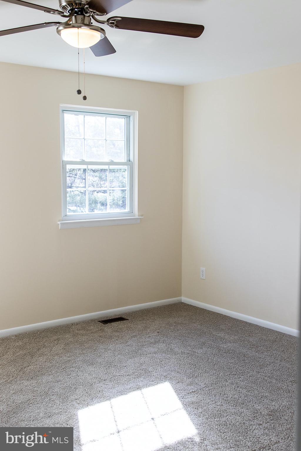 1261 Pebblebrook Road Warminster, PA 18974 - Photo 13 of 26 Gallery Image 13