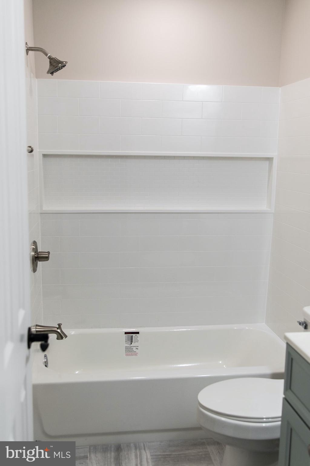 1261 Pebblebrook Road Warminster, PA 18974 - Photo 10 of 26 Gallery Image 10
