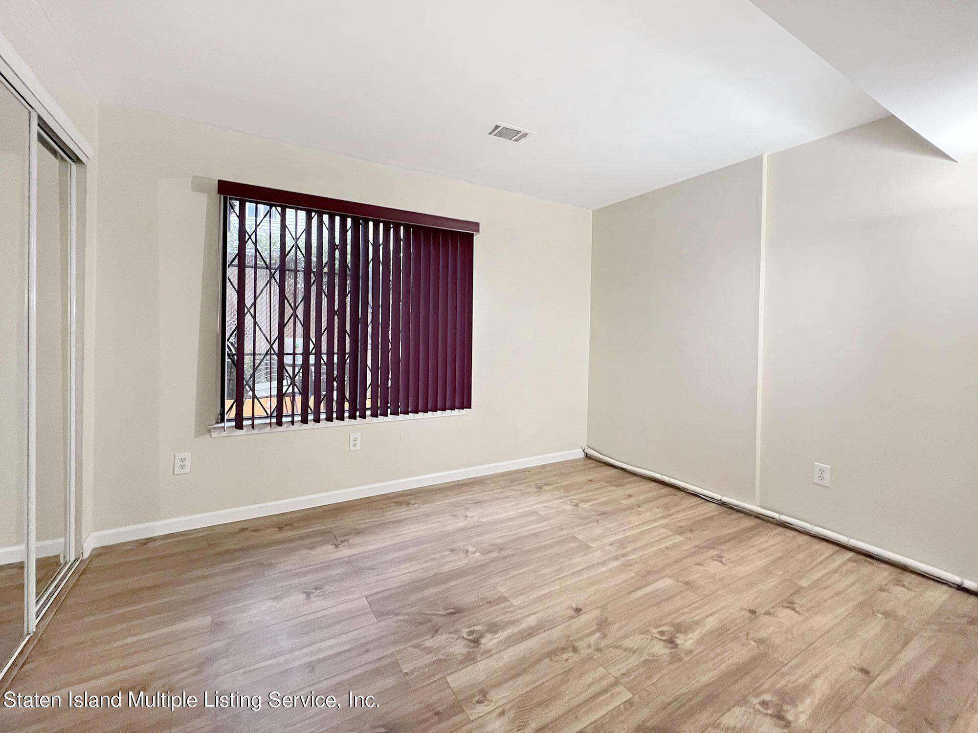 3522 Amboy Road, Unit C Staten Island, NY 10306 - Photo 21 of 32 IMG_6274