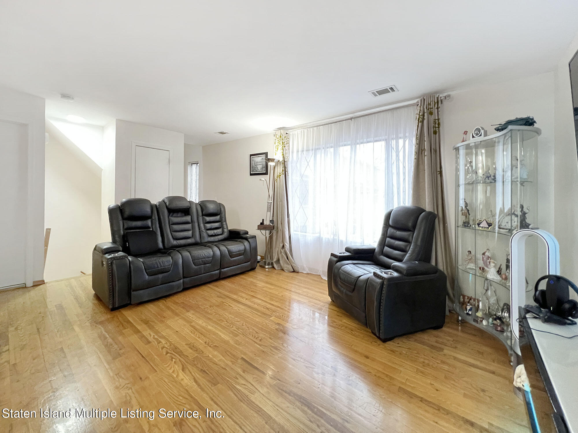 3522 Amboy Road, Unit C Staten Island, NY 10306 - Photo 7 of 32 IMG_6310