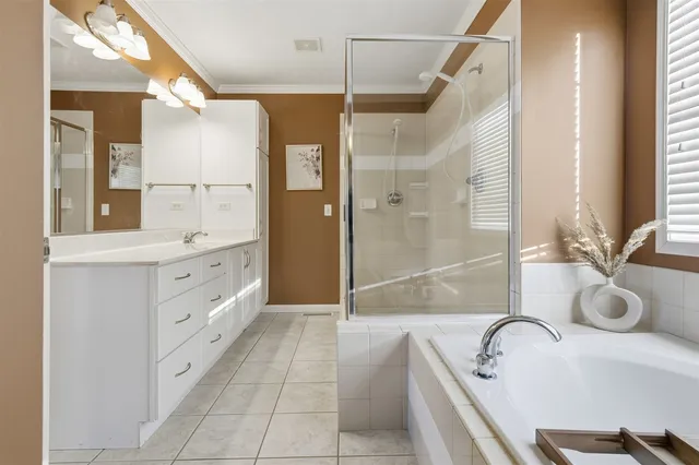 $425,000 | 202 Comet Lane, Heyworth, IL 61745