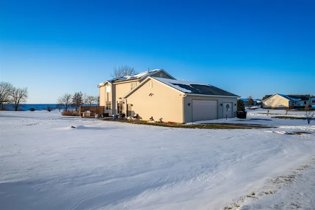 $425,000 | 202 Comet Lane, Heyworth, IL 61745