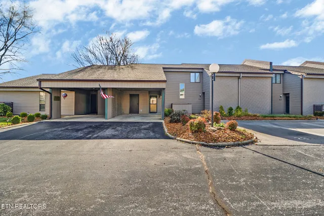 $310,000 | 96 Lakeshore Lane, Unit 28, Crossville, TN 38558