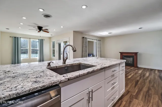 $310,000 | 96 Lakeshore Lane, Unit 28, Crossville, TN 38558