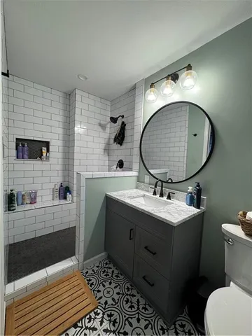 $325,000 | 5229 North Virginia Avenue, Kansas City, MO 64118