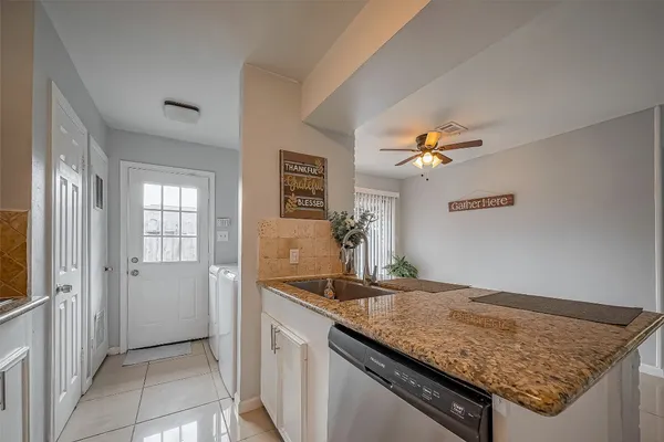 $1,400 | 1939 Campbell Road, Unit 1939, Houston, TX 77080
