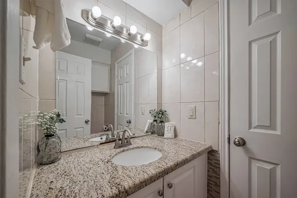$1,400 | 1939 Campbell Road, Unit 1939, Houston, TX 77080