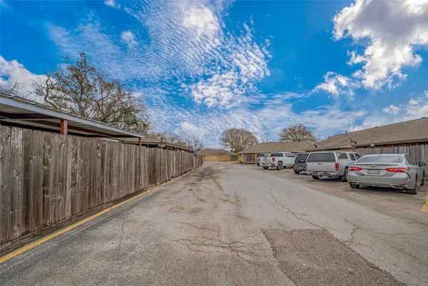 $1,400 | 1939 Campbell Road, Unit 1939, Houston, TX 77080