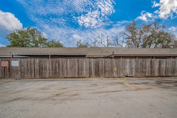 $1,400 | 1939 Campbell Road, Unit 1939, Houston, TX 77080