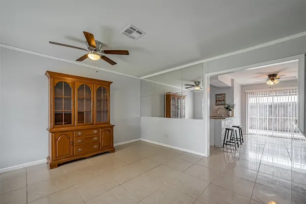 $1,400 | 1939 Campbell Road, Unit 1939, Houston, TX 77080