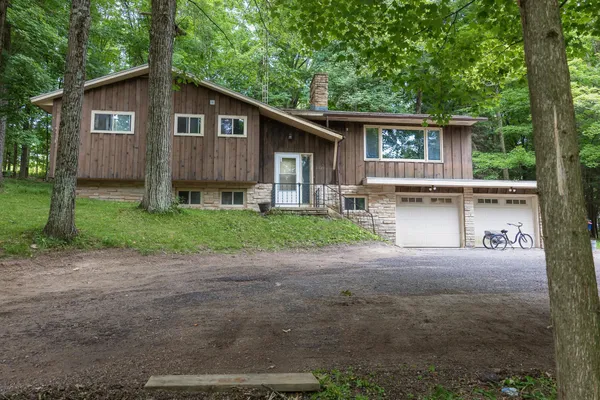 $300,000 | 156135 Evergreen Road, Wausau, WI 54403