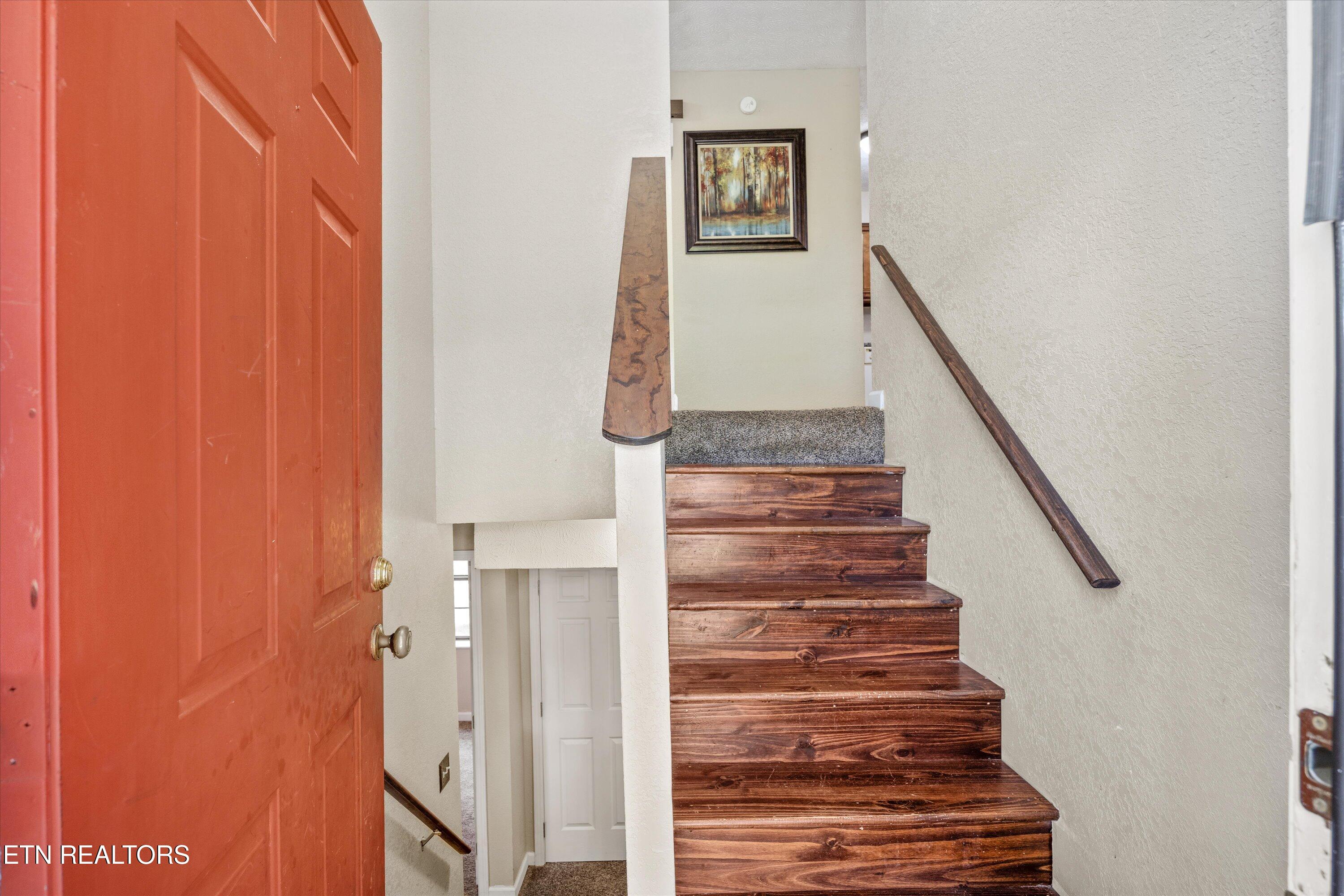 501 Big Sinks Road Sharps Chapel, TN 37866 - Photo 4 of 29 entrance split foyer