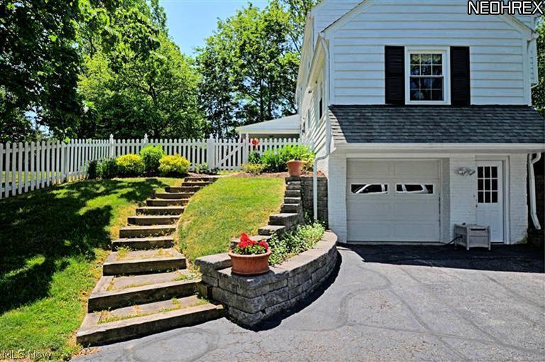 2899 Lander Road Cleveland, OH 44124 - Photo 20 of 25