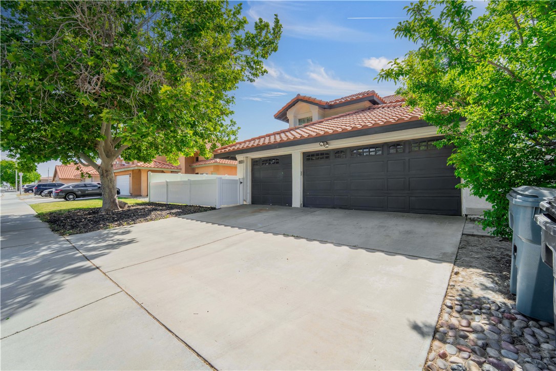 43903 5th Lancaster, CA 93535 - Photo 2 of 39