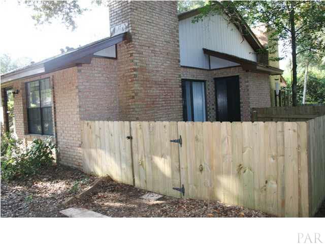 9345 Chisholm Road, Unit R2 Pensacola, FL 32514 - Photo 3 of 7