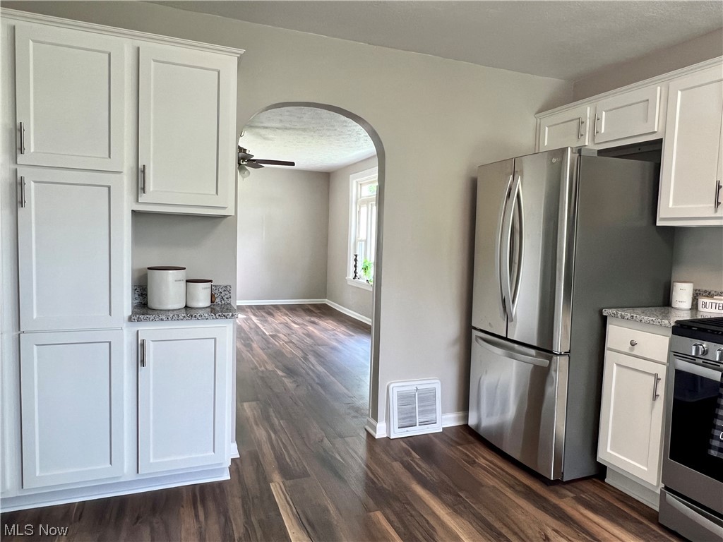 3521 Jaeger Road Lorain, OH 44053 - Photo 4 of 16 Gallery Image 4