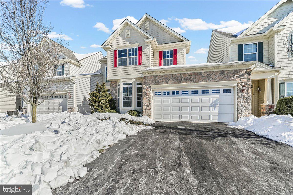 339 Pierce Run Newark, DE 19702 - Photo 2 of 37 a front view of a house with a yard
