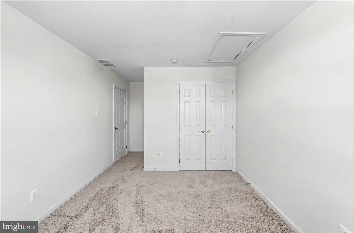 339 Pierce Run Newark, DE 19702 - Photo 27 of 37 a view of an empty room