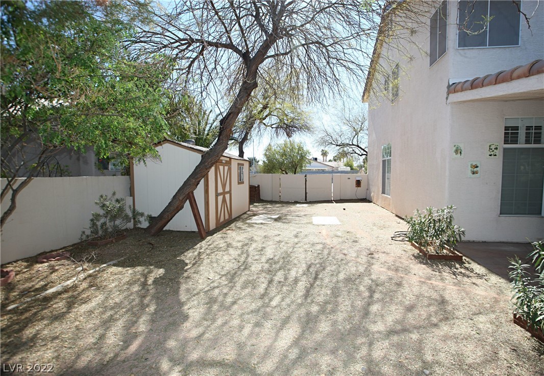 884 East Robindale Road Las Vegas, NV 89123 - Photo 7 of 44