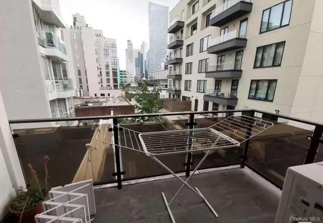 $748,000 | 31-12 38th Avenue, Unit 3B | Long Island City