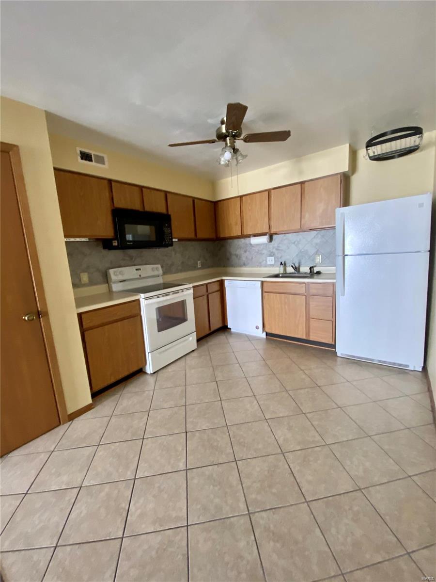 12122 Natural Bridge Road, Unit K Bridgeton, MO 63044 - Photo 5 of 41 Gallery Image 5