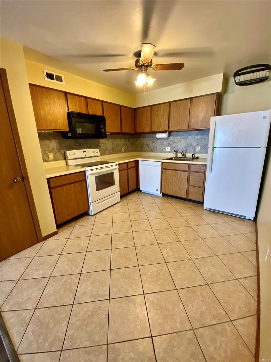 12122 Natural Bridge Road, Unit K Bridgeton, MO 63044 - Photo 6 of 41 Gallery Image 6