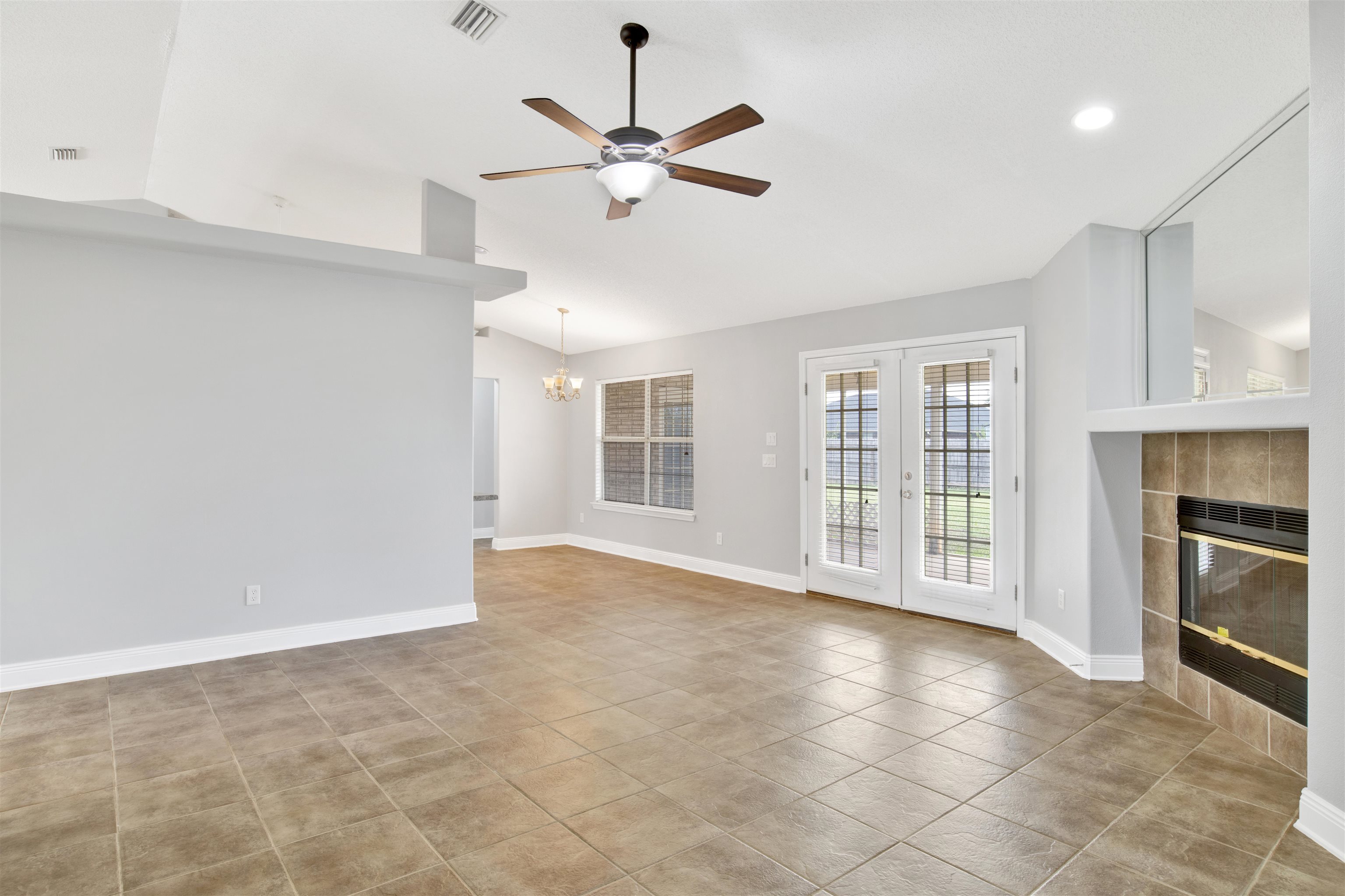 1043 Orlando Drive Foley, AL 36535 - Photo 7 of 25 Living Room