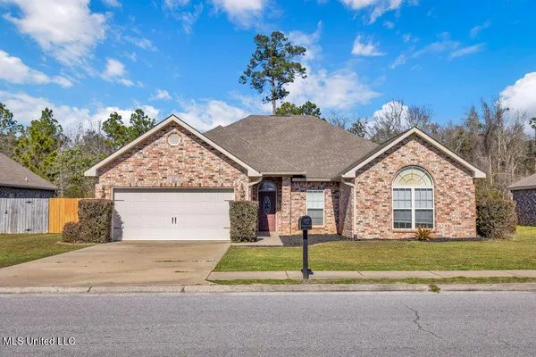 $2,450 | 62 Tantallon Drive, Ocean Springs, MS 39564
