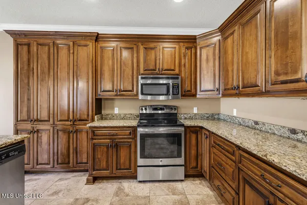 $2,450 | 62 Tantallon Drive, Ocean Springs, MS 39564