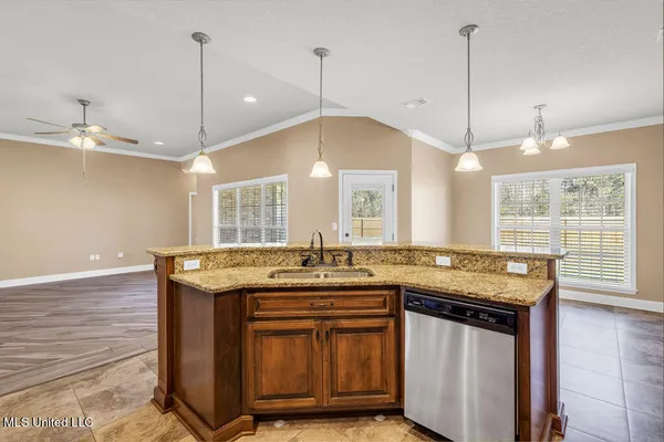 $2,450 | 62 Tantallon Drive, Ocean Springs, MS 39564