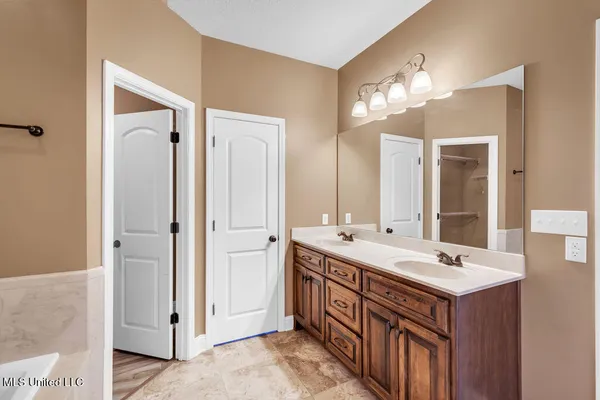 $2,450 | 62 Tantallon Drive, Ocean Springs, MS 39564