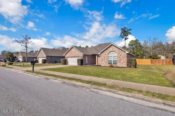 $2,450 | 62 Tantallon Drive, Ocean Springs, MS 39564