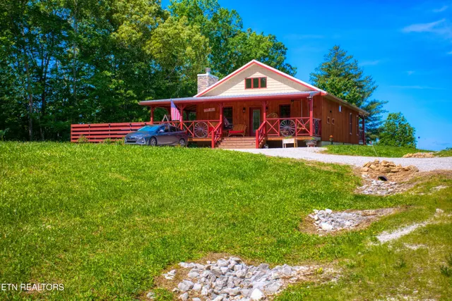 $599,000 | 305 Griffin Lane, Allardt, TN 38504