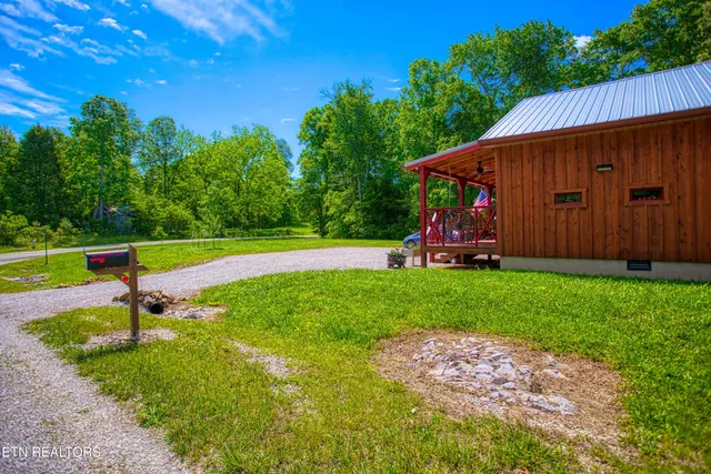 $599,000 | 305 Griffin Lane, Allardt, TN 38504