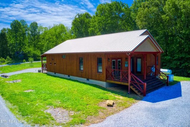 $599,000 | 305 Griffin Lane, Allardt, TN 38504